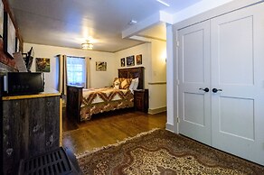 Alpen Way Chalet Mountain Lodge