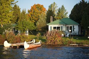 Elmhirst's Resort - On a lake