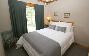 Elmhirst's Resort - On a lake