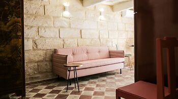 House of Pomegranates