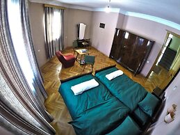 Classical Green Hostel