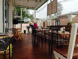 The Linux Garden Hotel