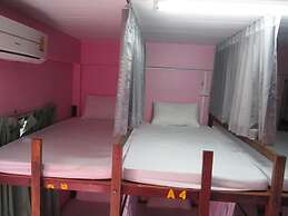 Lucky Homestay - Hostel