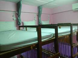 Lucky Homestay - Hostel