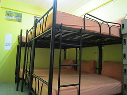 Lucky Homestay - Hostel