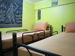 Lucky Homestay - Hostel