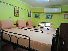 Lucky Homestay - Hostel
