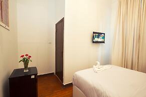 Tahrir Plaza Suites
