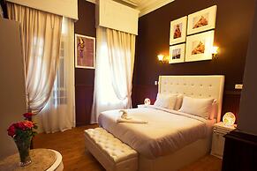 Tahrir Plaza Suites