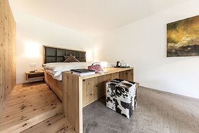 Hotel Arnica Scuol - Adults only