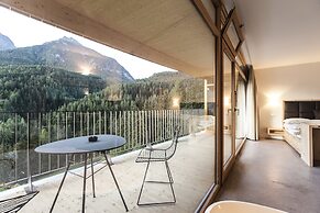 Hotel Arnica Scuol - Adults only