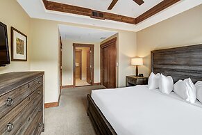 One Ski Hill Place S8421