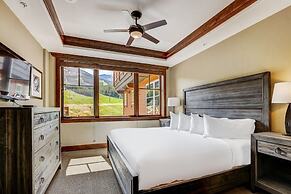 One Ski Hill Place S8421