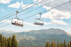 One Ski Hill Place S8421