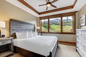 One Ski Hill Place S8421