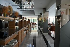 Ada Newday Resort Hotel