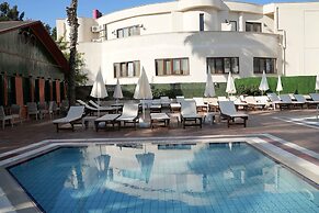 Ada Newday Resort Hotel