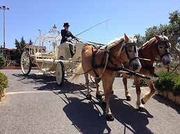 Arion Stables & Apartments