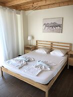 Arion Stables & Apartments