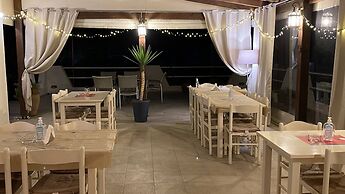 Arion Stables & Apartments