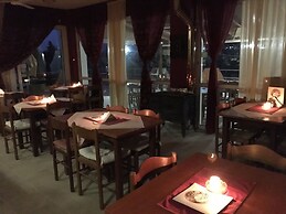 Arion Stables & Apartments