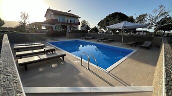 Arion Stables & Apartments