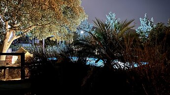 Arion Stables & Apartments