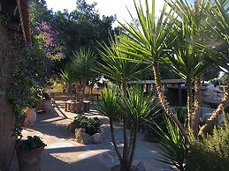 Arion Stables & Apartments