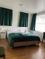 Media Luna Guesthouse