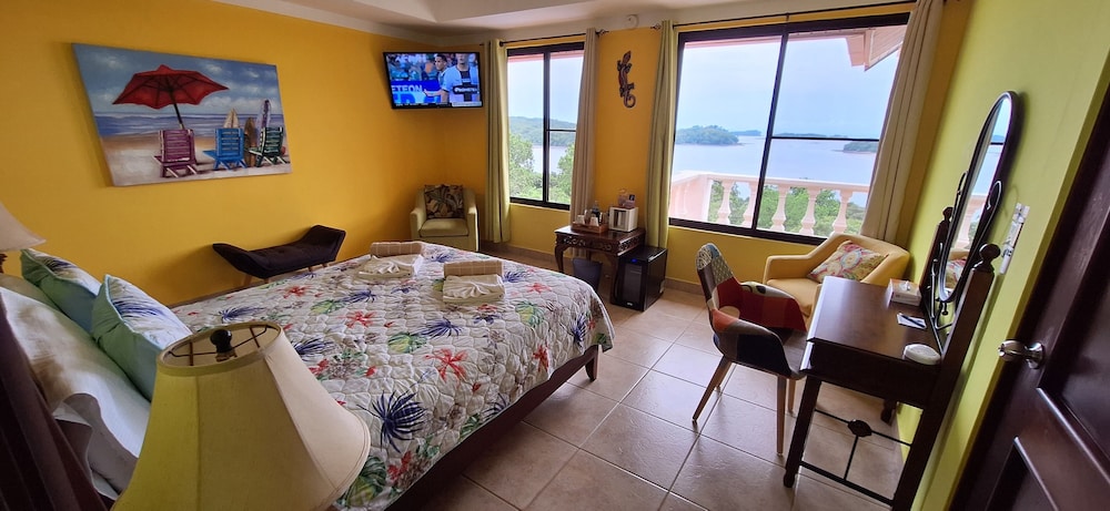 Boca Chica Bay Eco Lodge
