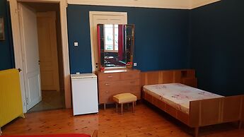 Arhontiko in the city