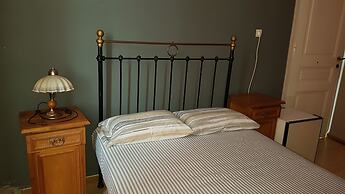 Arhontiko in the city