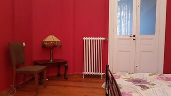 Arhontiko in the city