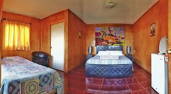 Hostal Akapu