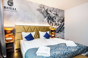 Best Western Plus Royal Suites