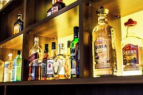 Best Western Plus Royal Suites