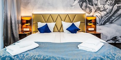 Best Western Plus Royal Suites