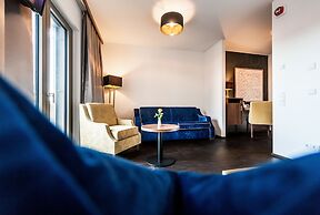 Best Western Plus Royal Suites