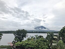 Ang Tahanan ni Aling Meding Hotel