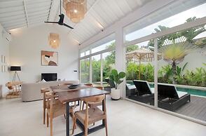 Echo Beach Villa & Apartment