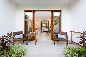 Echo Beach Villa & Apartment