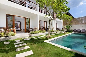 Echo Beach Villa & Apartment