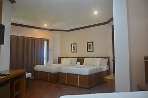 Robinland Vacation Home Badian