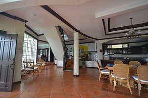 Robinland Vacation Home Badian