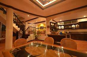 Robinland Vacation Home Badian