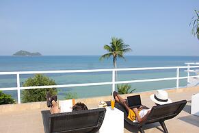 Baan Jai Dee Beach Front Hotel