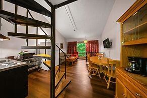 Evergreen Valley Inn by Coolvacay