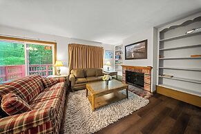 Evergreen Valley Inn by Coolvacay