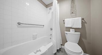 Evergreen Valley Inn by Coolvacay
