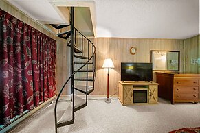 Evergreen Valley Inn by Coolvacay